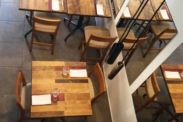 Mange debout en tonneau recyclé.